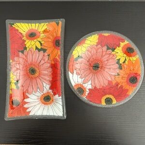 Peggy Karr Signed Fused Glass Gerbera Daisy Set of 2 Trinket Dishes